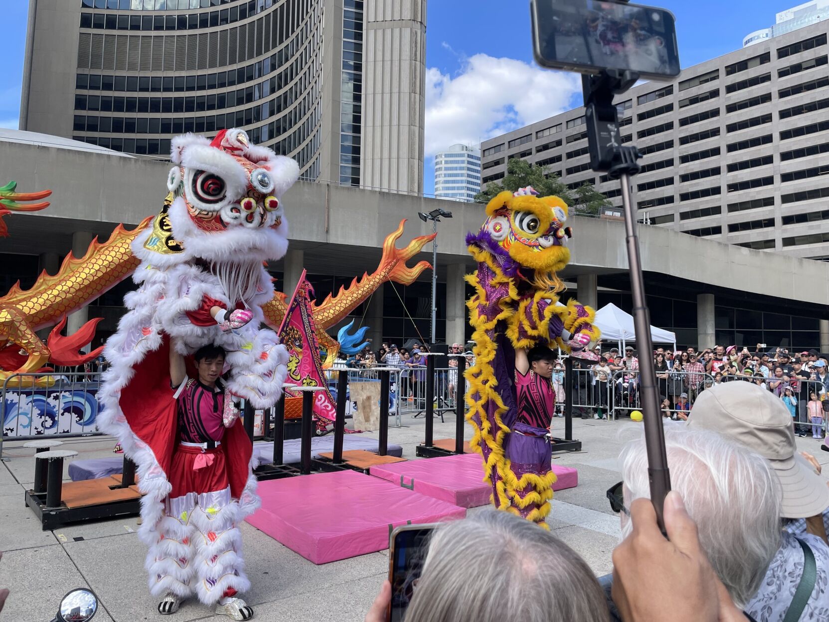 lion dancers standing.jpg